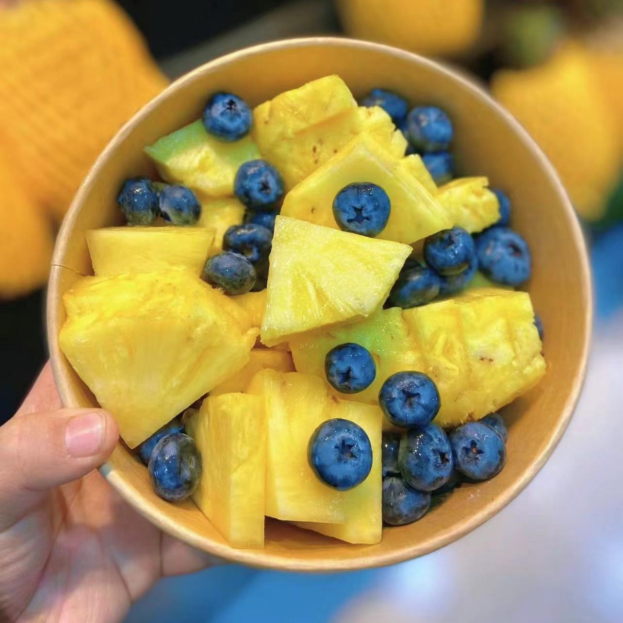 果切凤梨蓝莓果切一盒500克左右