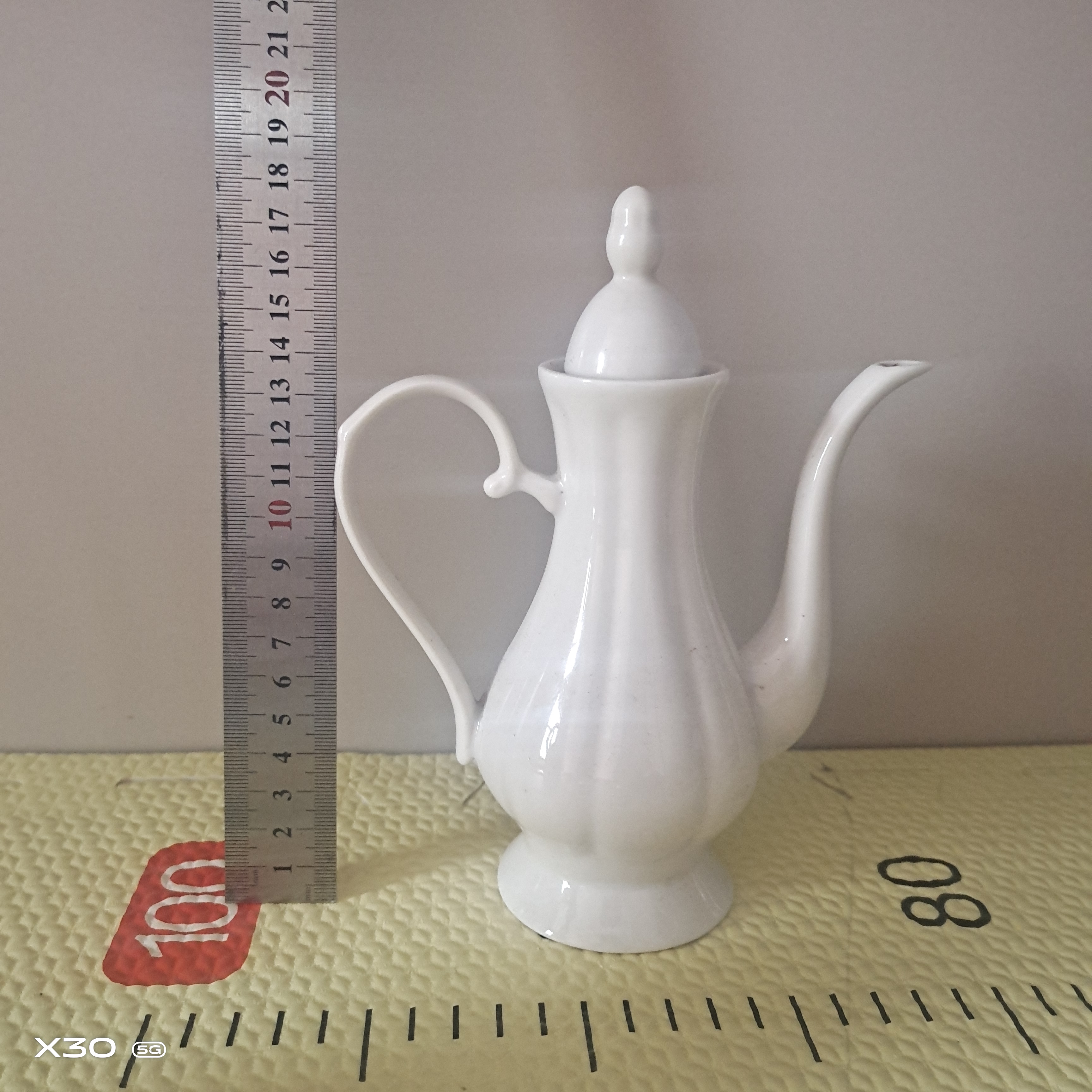 磁州窑纯白陶瓷酒壶