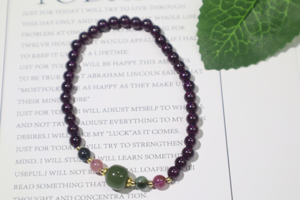 天然石榴石紫牙乌4.5mm手链搭配天然和田玉碧玺