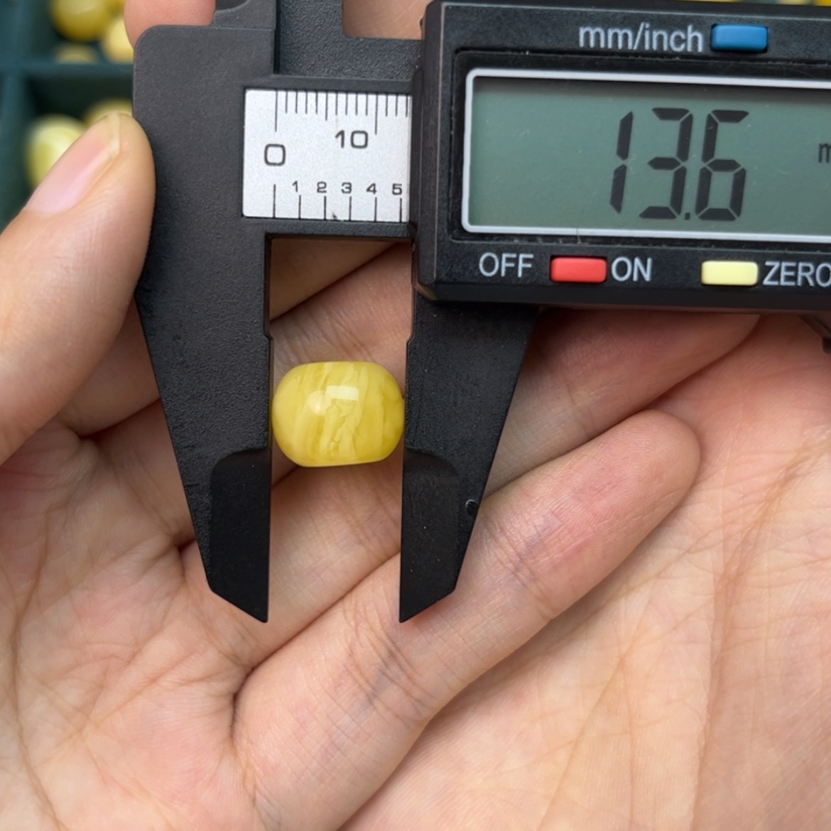 【闪购商品】琥珀裸石未镶嵌