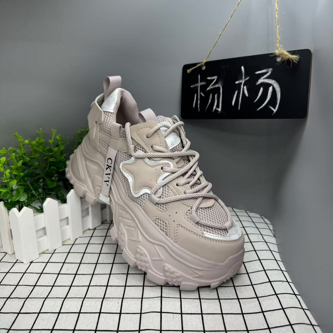 女鞋新款圆头真皮厚底增高百搭系带轻便休闲运动鞋8677