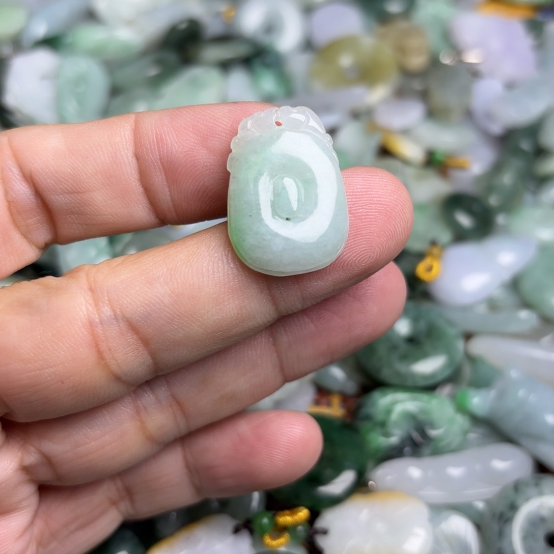 【闪购商品】翡翠颈饰未镶嵌翡翠