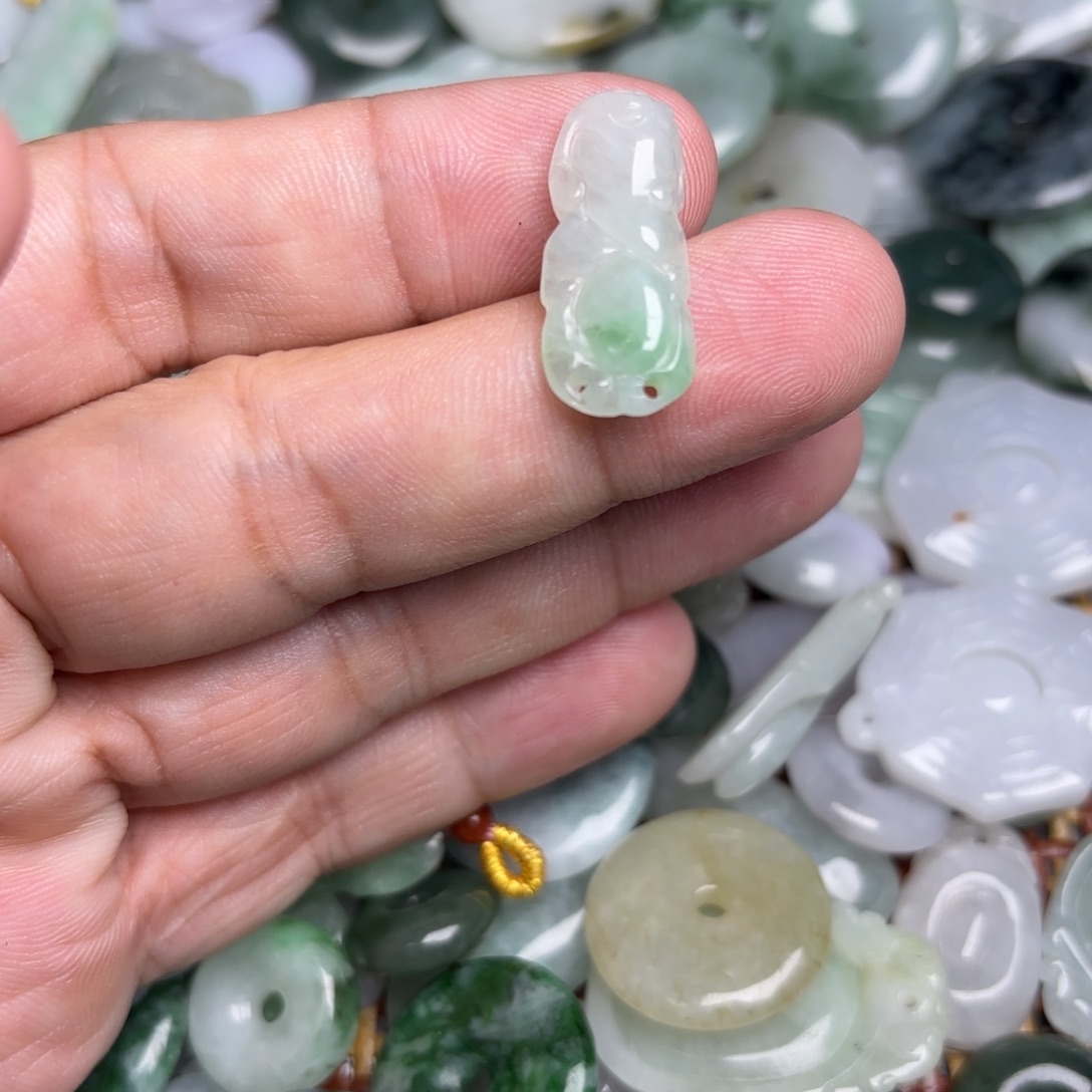 【闪购商品】翡翠颈饰未镶嵌翡翠