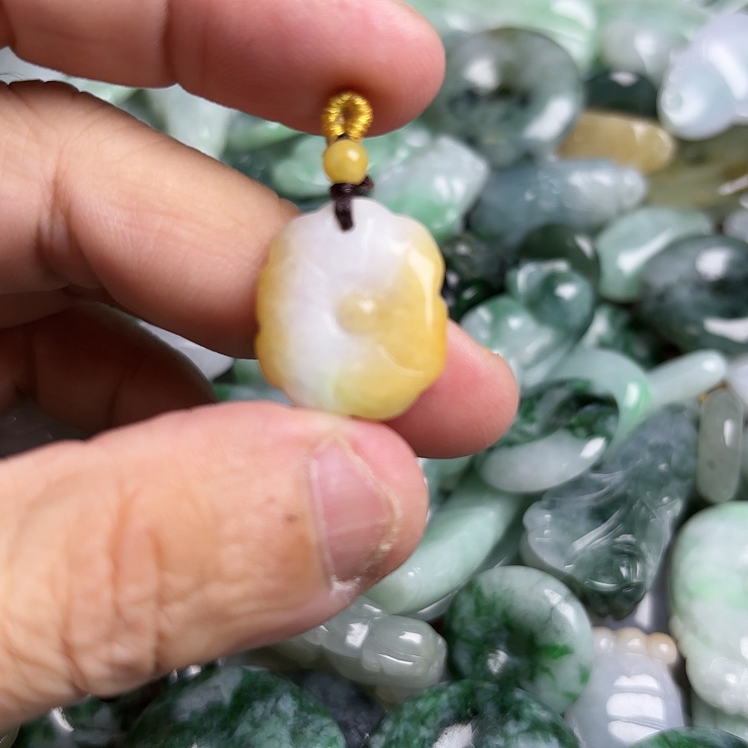 【闪购商品】翡翠颈饰未镶嵌翡翠