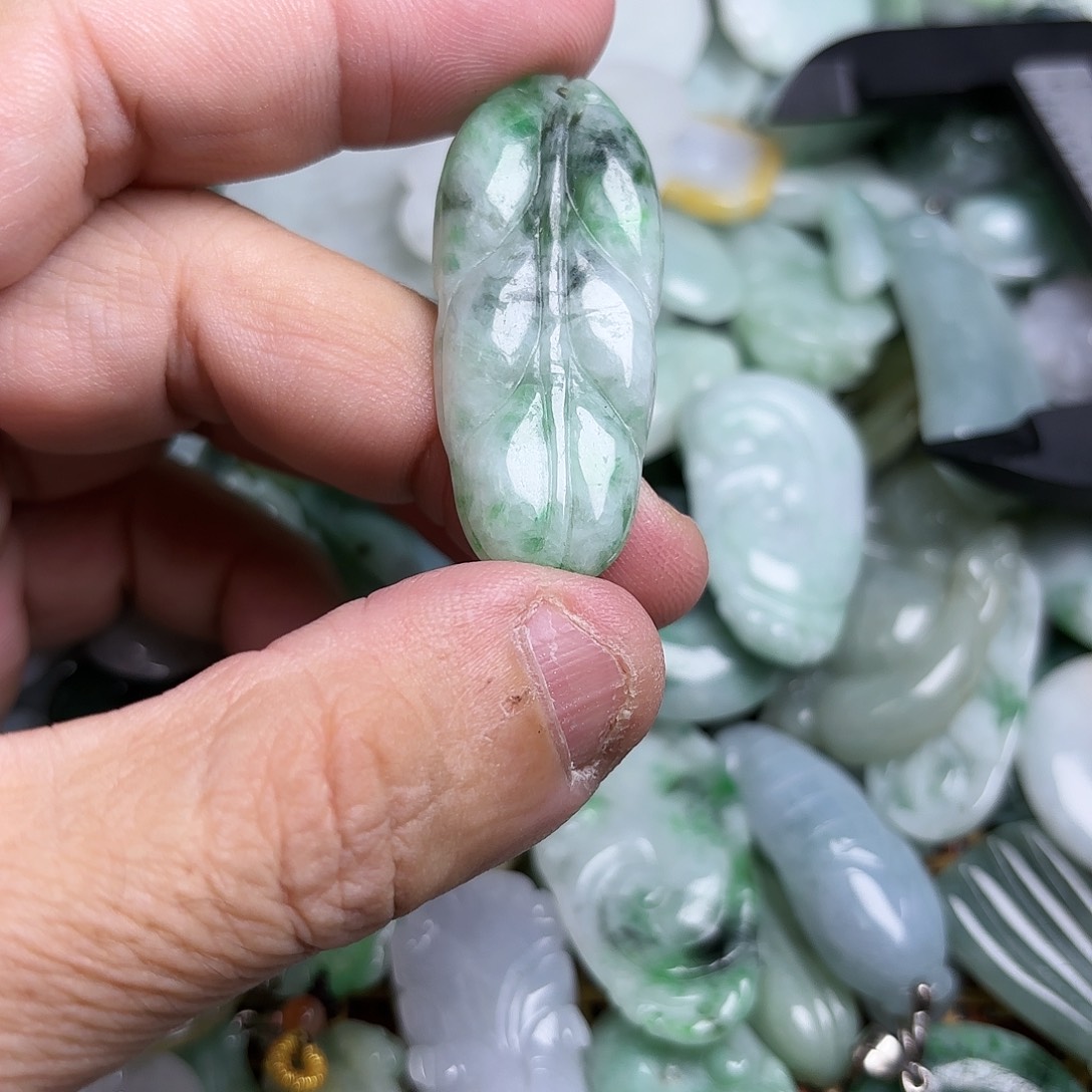 【闪购商品】翡翠颈饰未镶嵌翡翠