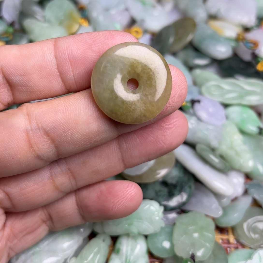 【闪购商品】翡翠颈饰未镶嵌翡翠