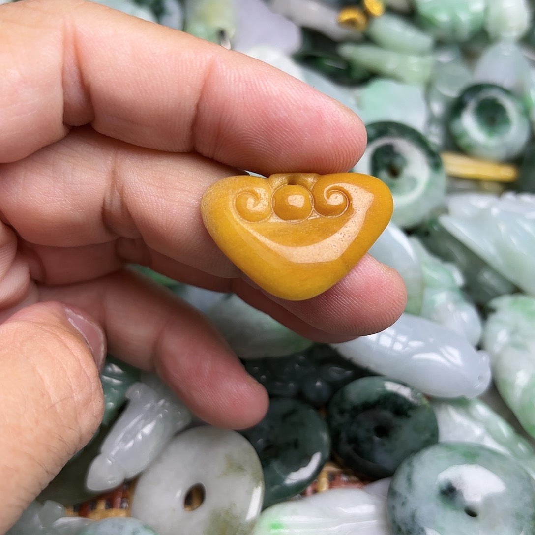 【闪购商品】翡翠颈饰未镶嵌翡翠