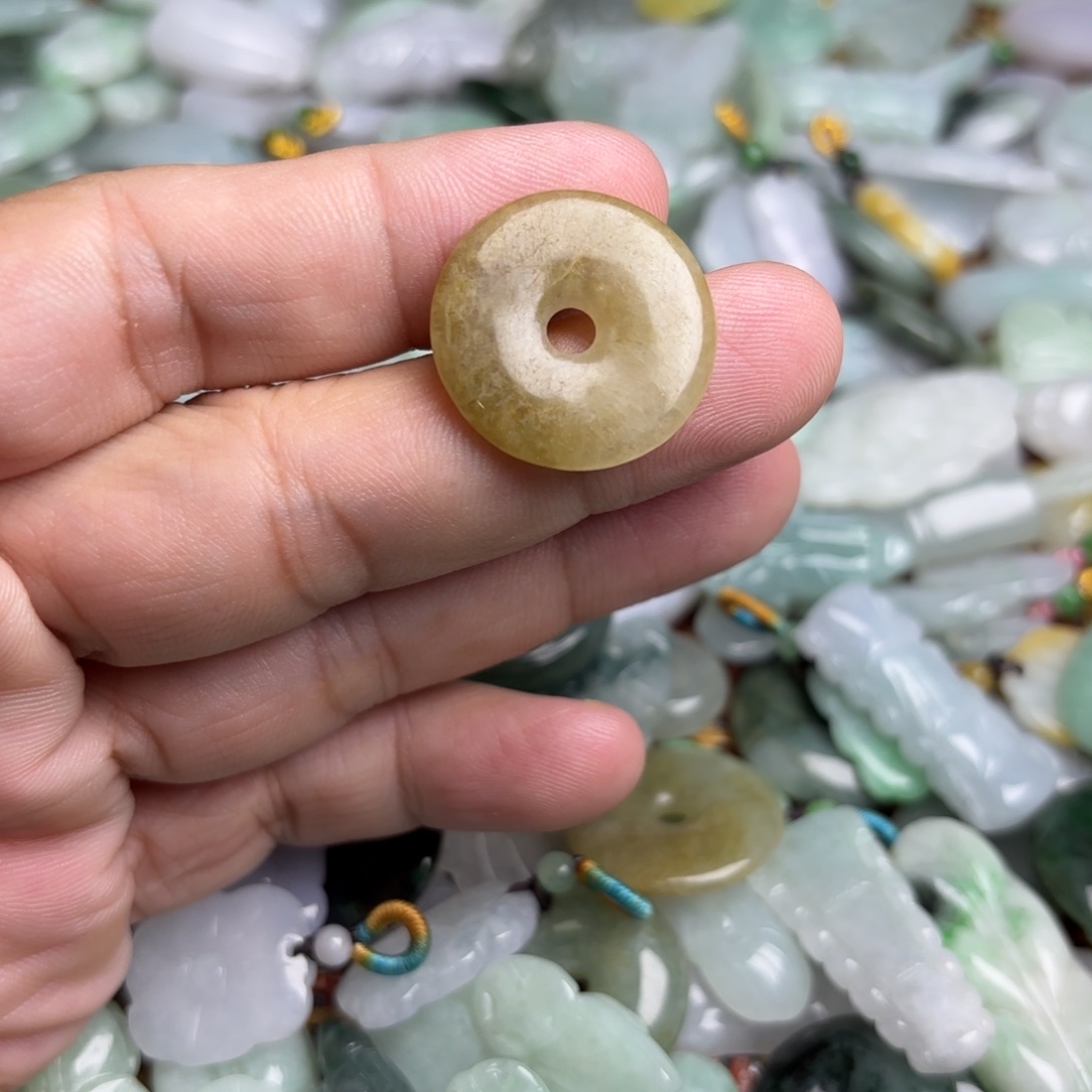 【闪购商品】翡翠颈饰未镶嵌翡翠