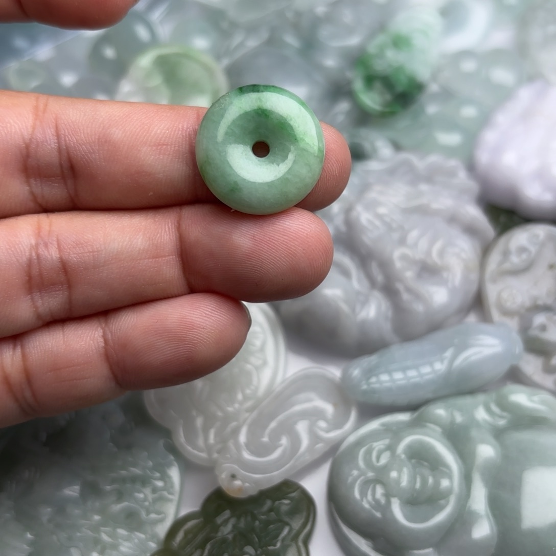 【闪购商品】翡翠颈饰未镶嵌翡翠