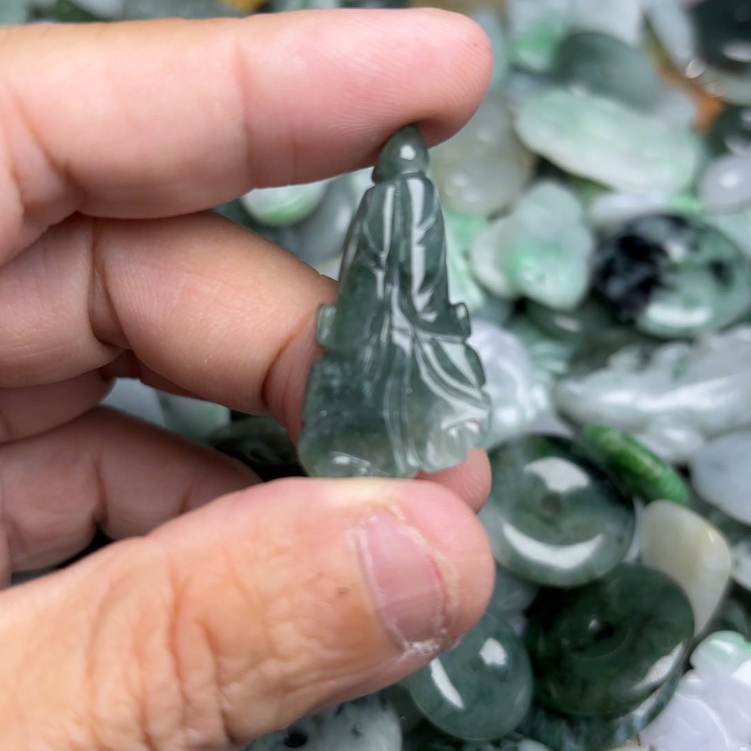 【闪购商品】翡翠颈饰未镶嵌翡翠