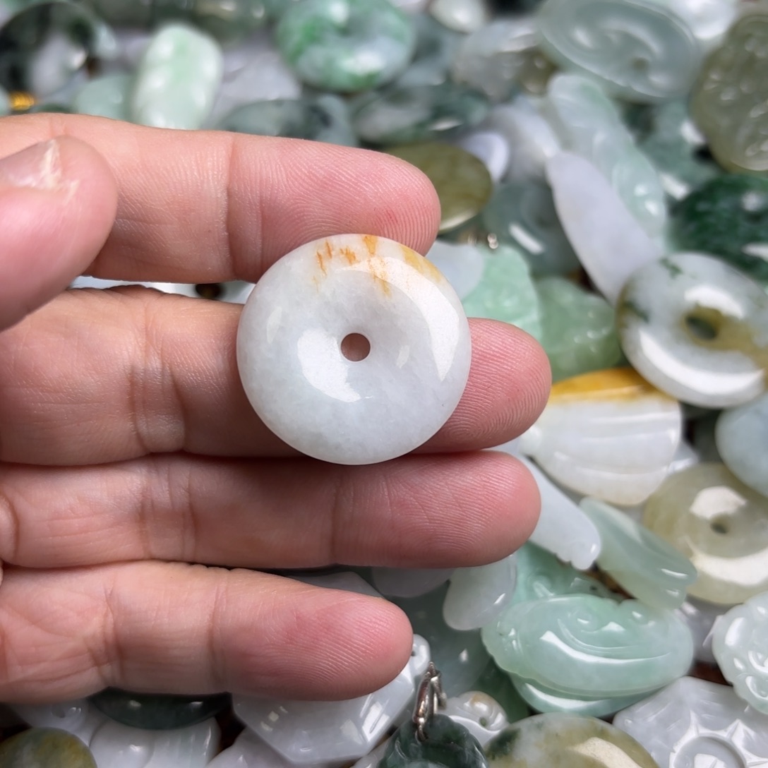 【闪购商品】翡翠颈饰未镶嵌翡翠