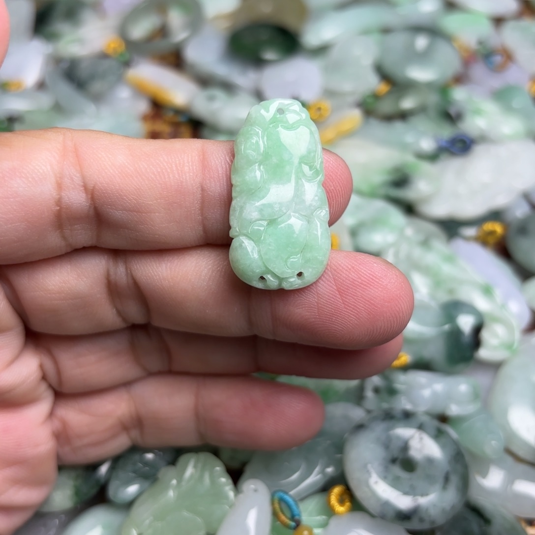 【闪购商品】翡翠颈饰未镶嵌翡翠