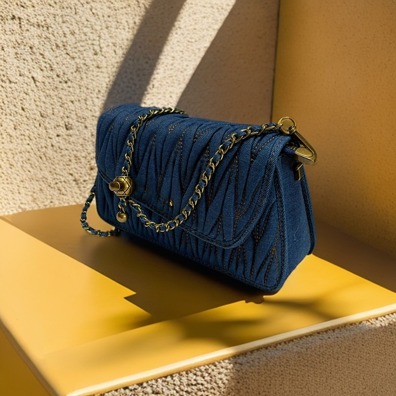 今年流行超火小包包女2024新款网红时尚褶皱斜挎金球链条包 9836