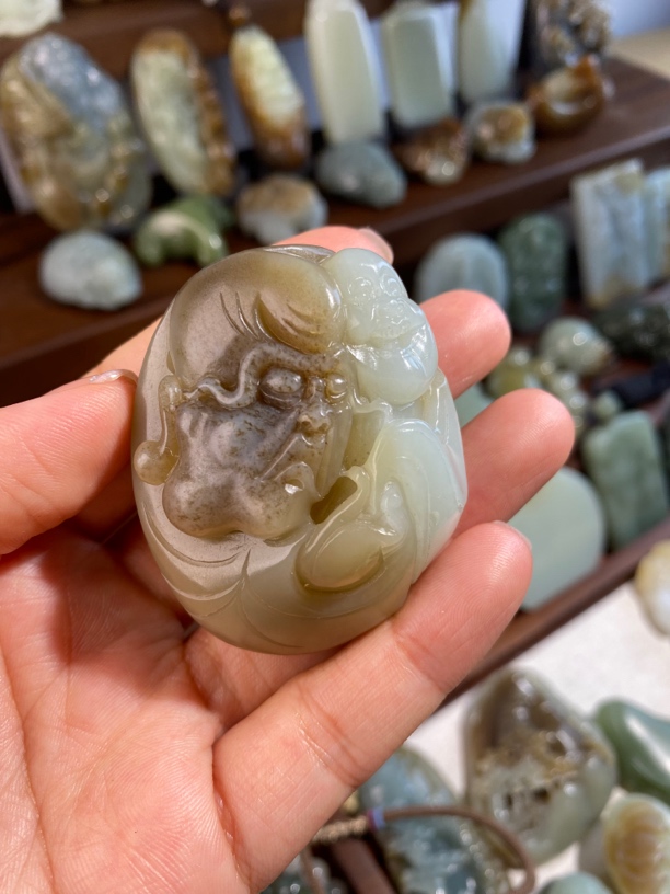 和田玉且末料糖白和合二仙吊坠