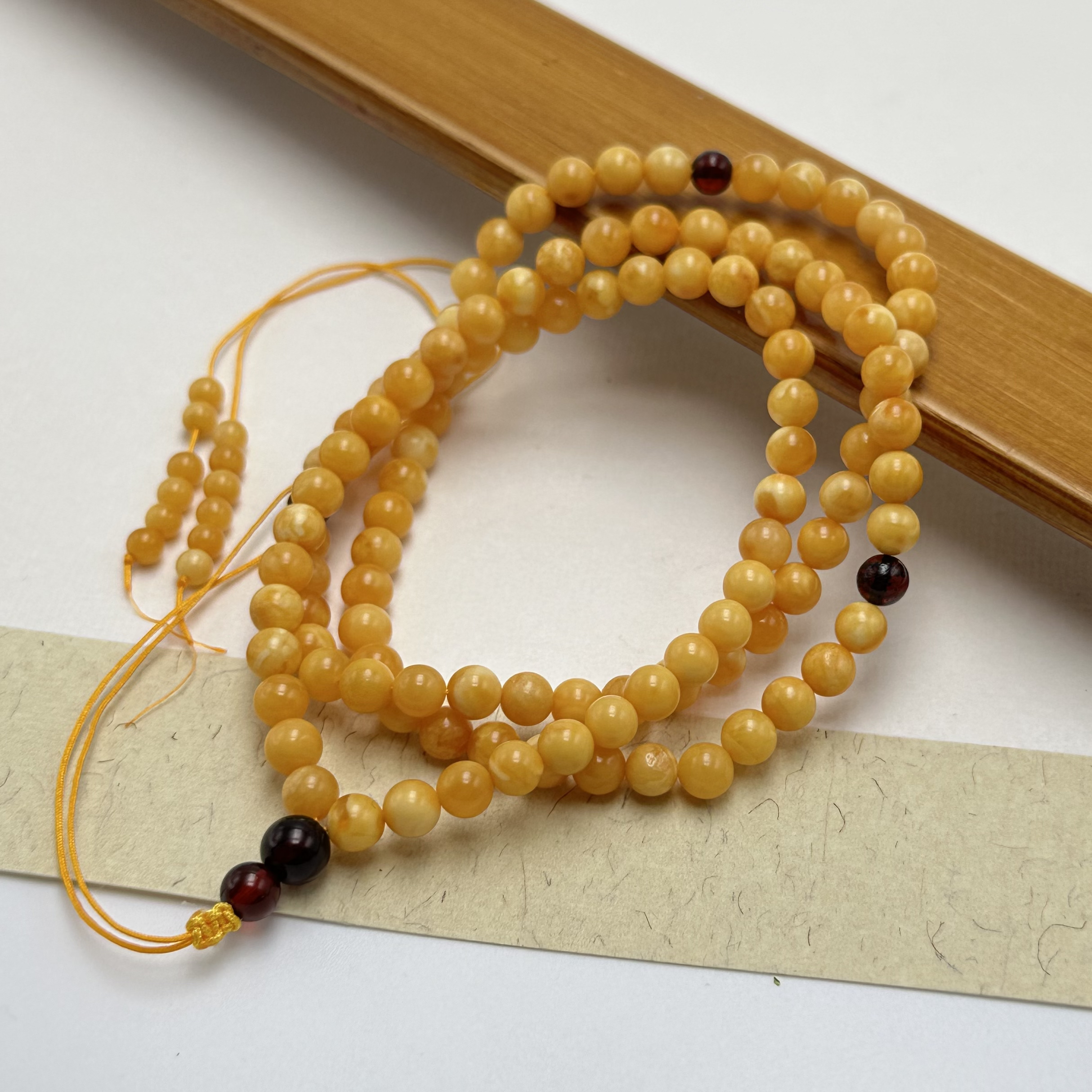 UU25  琥珀蜜蜡珠串5mm