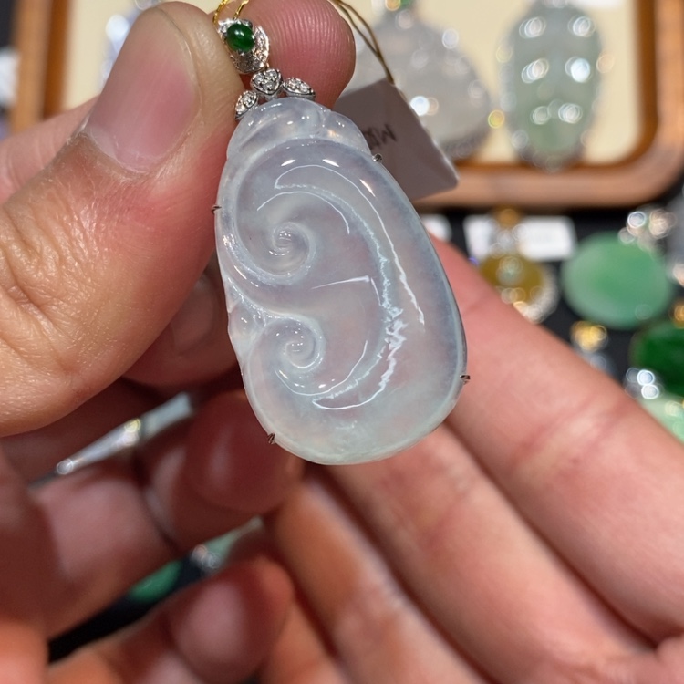 【闪购商品】翡翠吊坠(不含链)18K金镶嵌