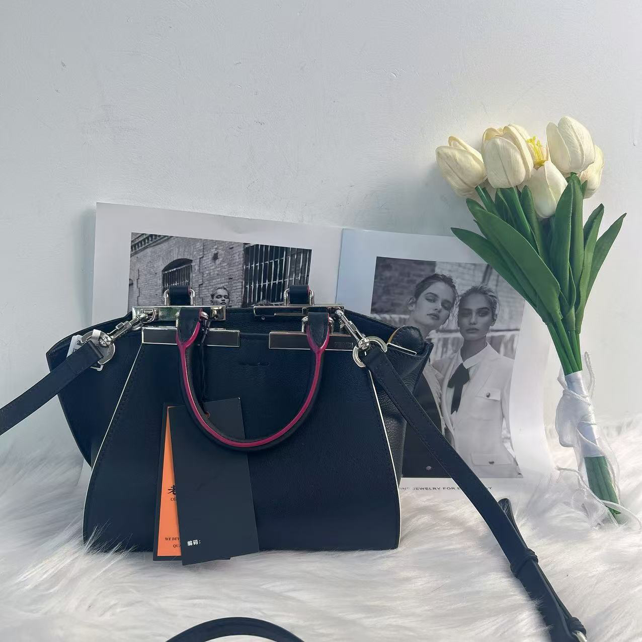 95新 FENDI/芬迪 芬迪黑色蝙蝠单肩包