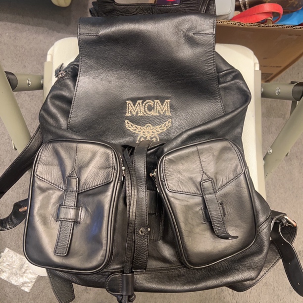 95新 MCM MCM 百搭款黑色时尚双肩包-