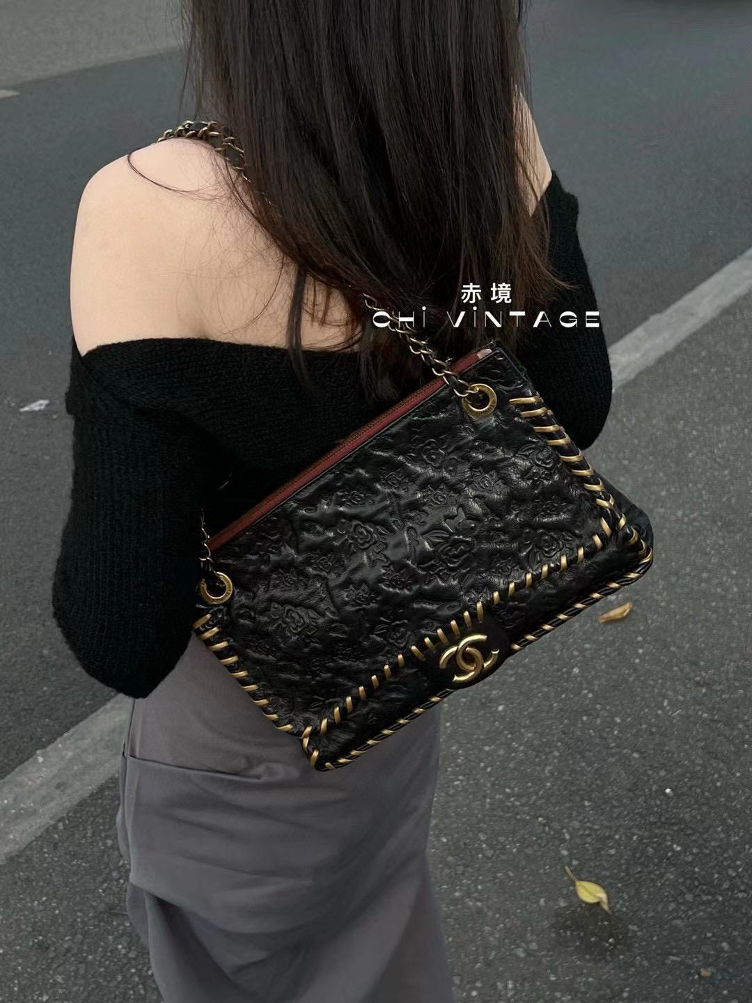 95新 Chanel/香奈儿 7854 黑色浮雕滚边金扣法棍cf单肩包10-11
