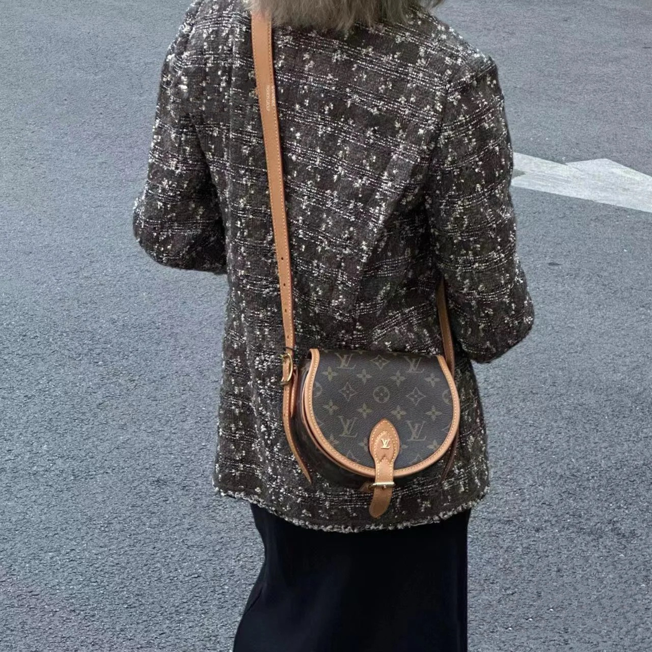 95新 LouisVuitton/路易威登 7452 老花马鞍tambourin斜挎包19