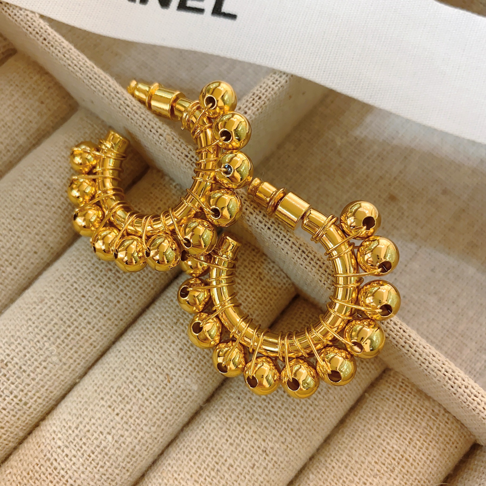 铜合金耳饰 法式复古西班牙小众设计夸张时尚珠珠c圈高级感耳环