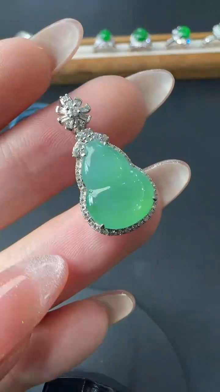 【闪购商品】翡翠吊坠18K金镶嵌26