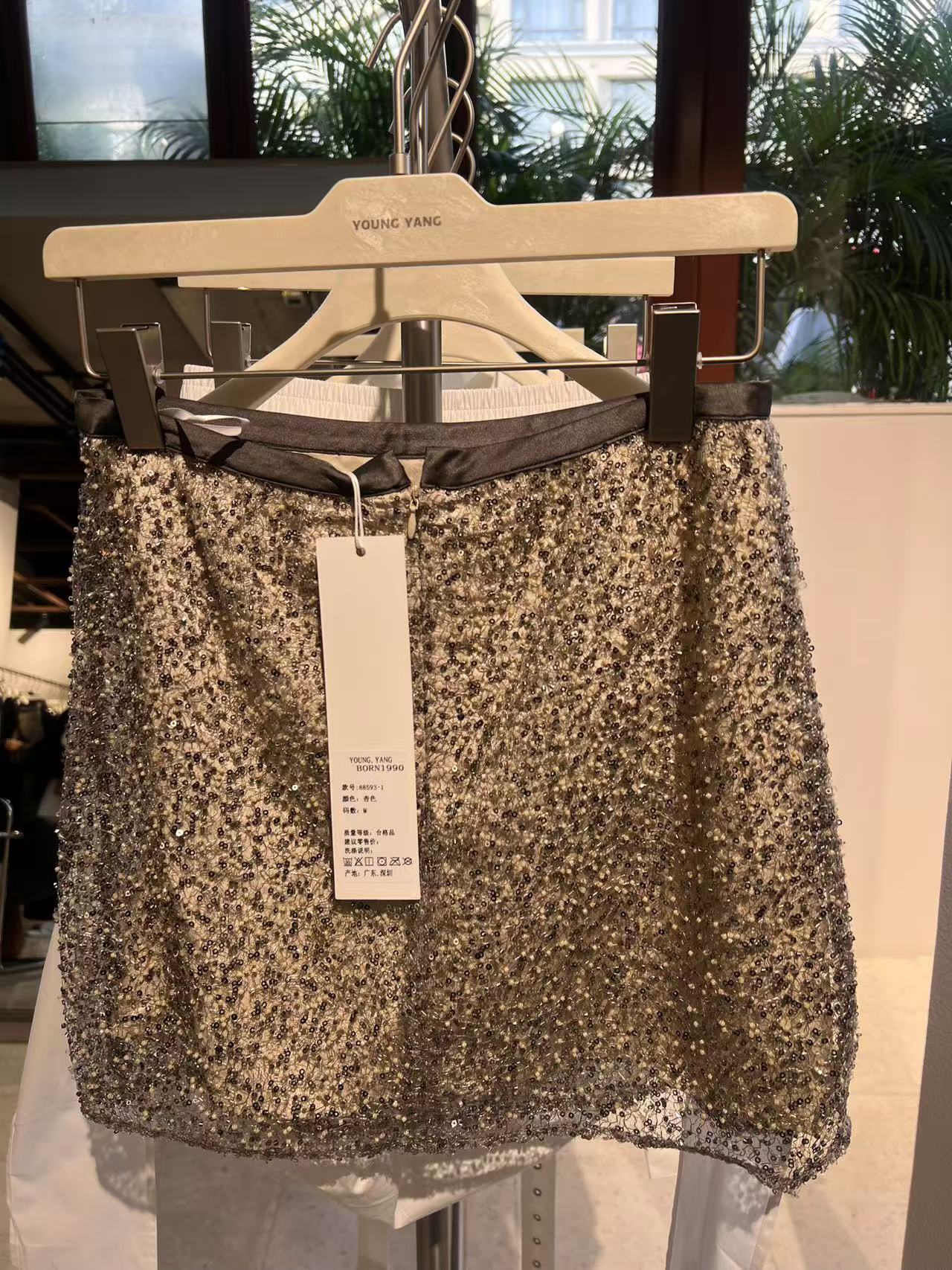 亮片亮丝装饰短款半身裙88593-1