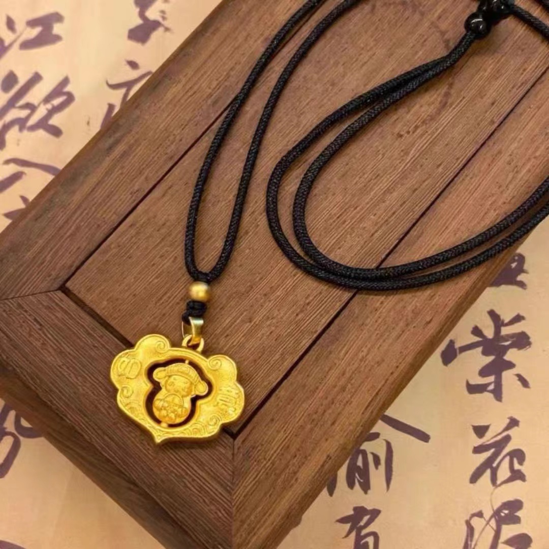 铜合金布艺吊坠 如意财神可旋转黑绳吊坠-孤品售完不补