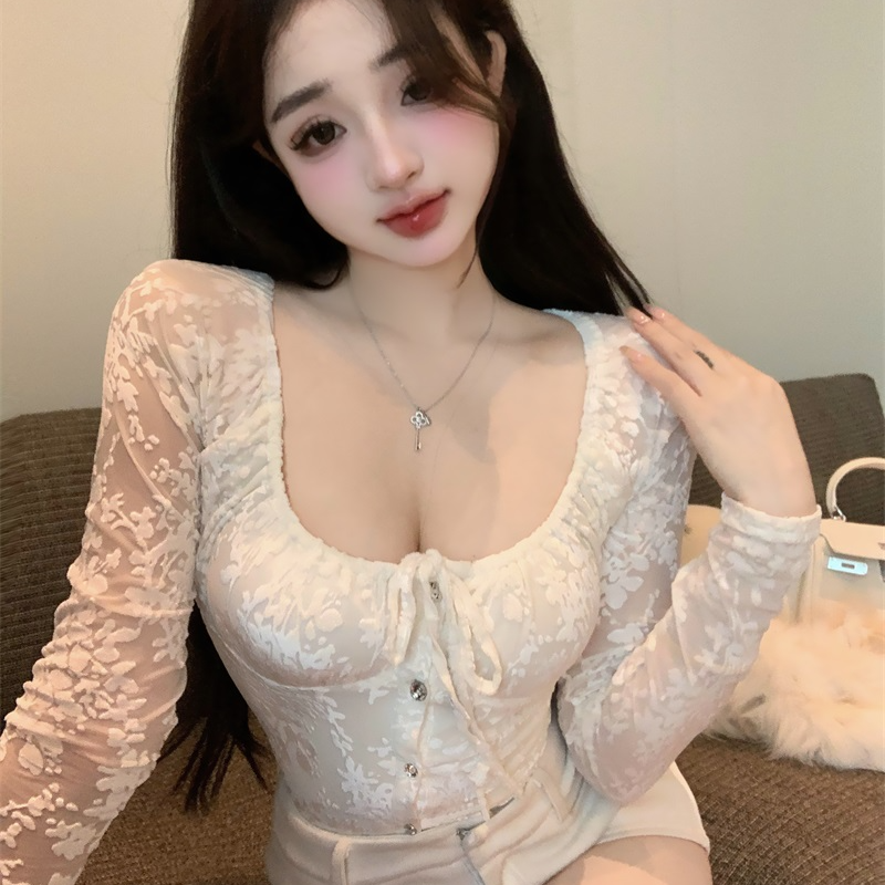 洋气低胸方领蕾丝雪纺衫上衣女冬季收腰紧身甜辣妹内搭短款打底衫