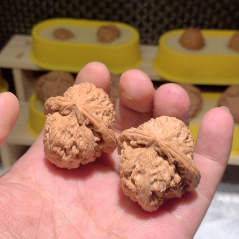 【闪购商品】文玩核桃吊坠将****停38白