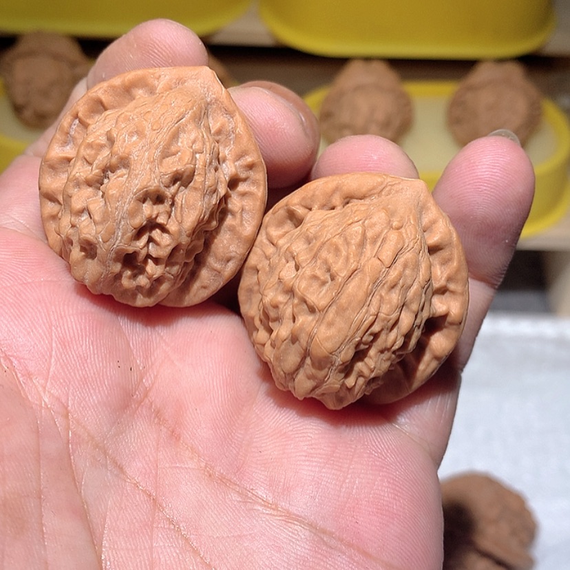 【闪购商品】文玩核桃吊坠伊*。35大红袍