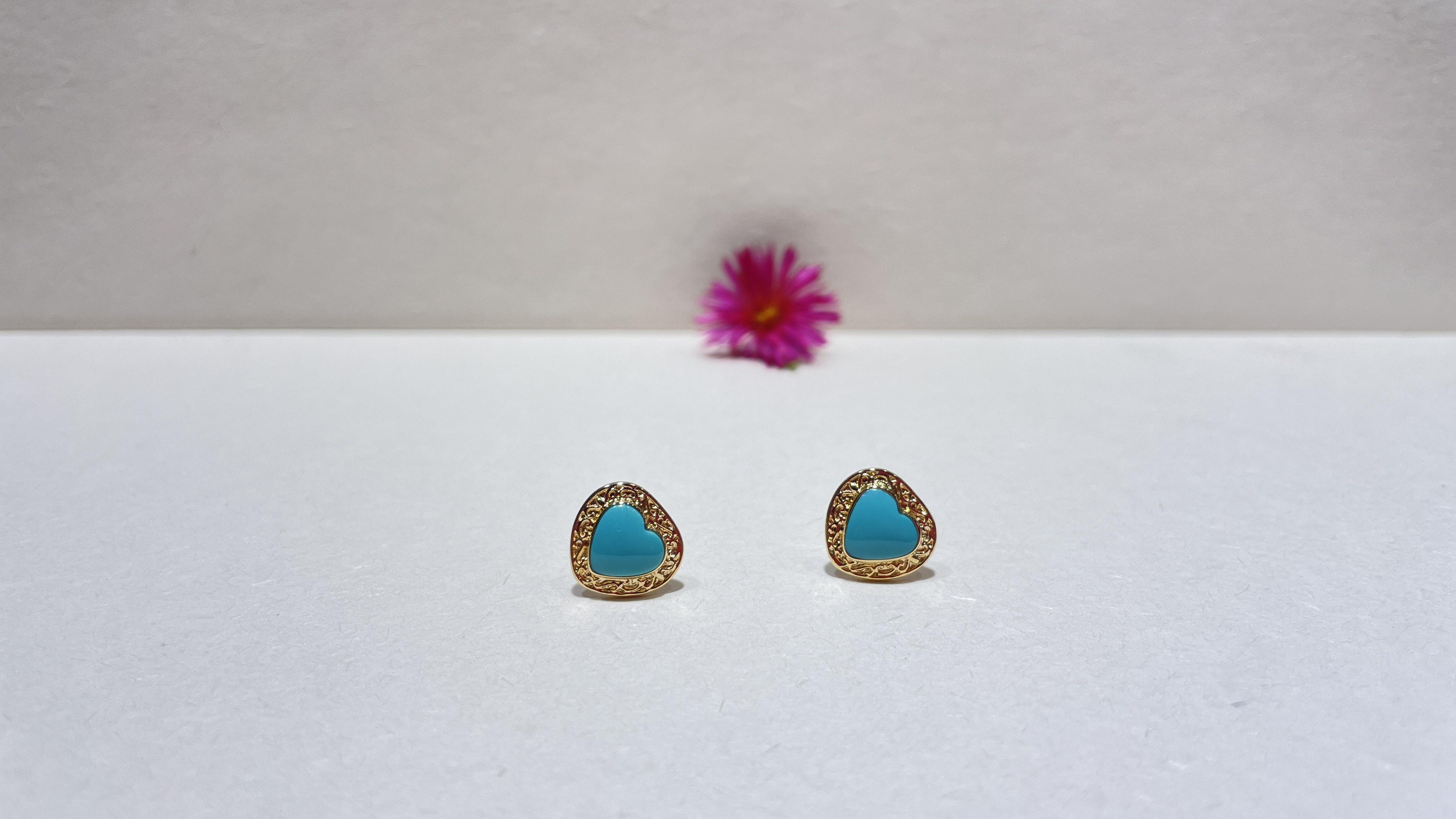 18K金绿松石高瓷果冻玉化心心相印耳钉