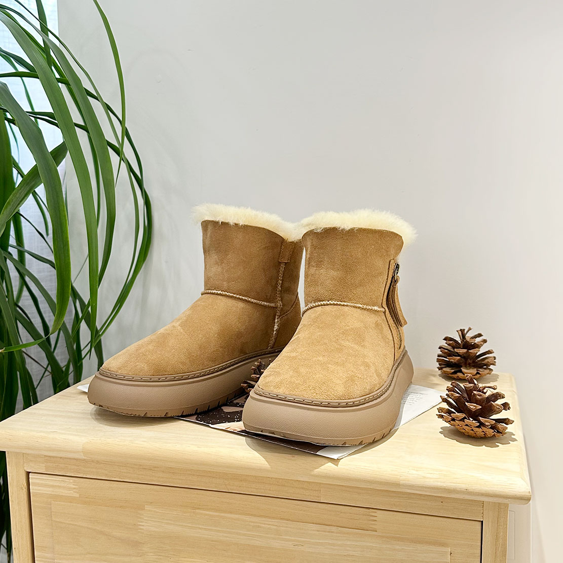 【何以慢】羊皮毛厚底加绒加厚保暖皮毛一体中筒雪地靴Z08-A4153