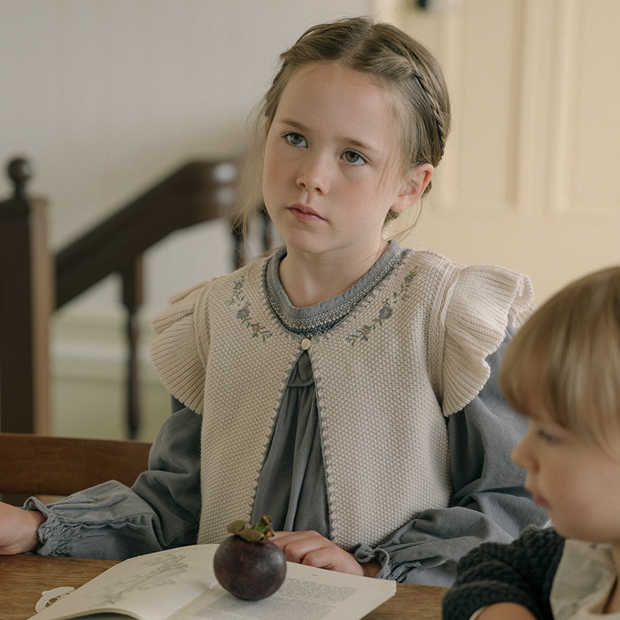 韩国susu童装秋冬女童宝宝针织刺绣马甲百搭洋气背心