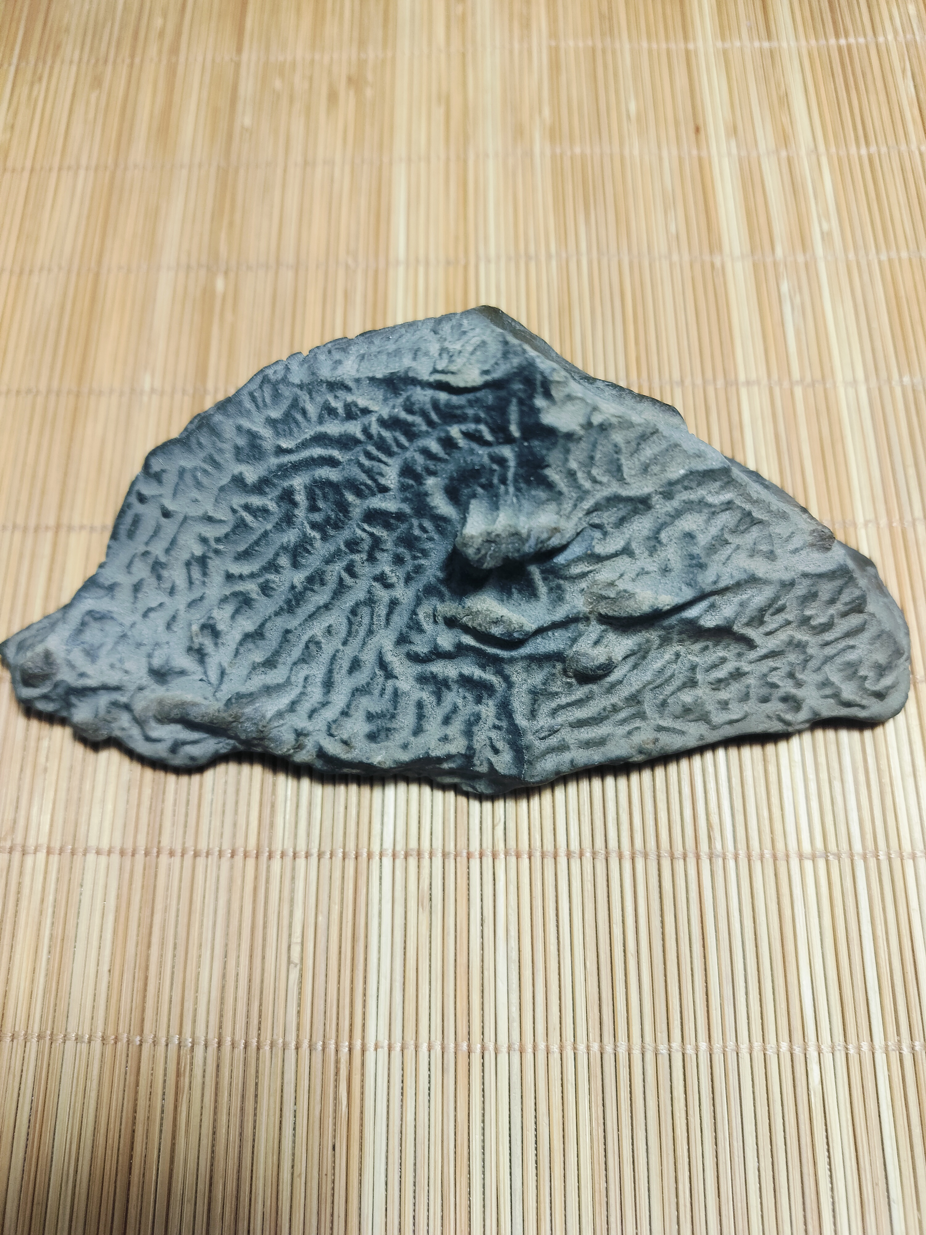 新疆泥石，戈壁石，砚台，烟灰缸雕刻