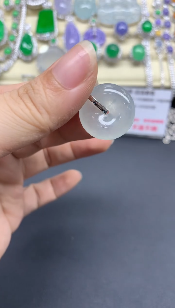 【闪购商品】翡翠颈饰18K金镶嵌186-多人