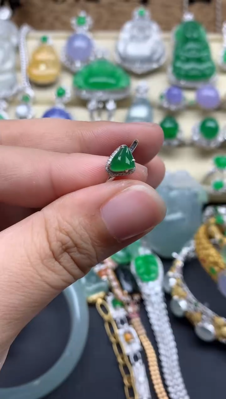 【闪购商品】翡翠戒指18K金镶嵌411-中国好珍宝