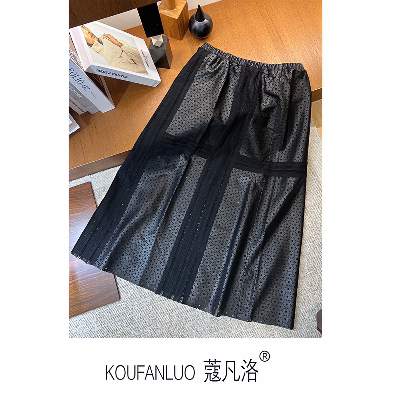 【时尚设计】秋季新款高级感拼接镂空打孔绵羊皮半身裙女Q24707