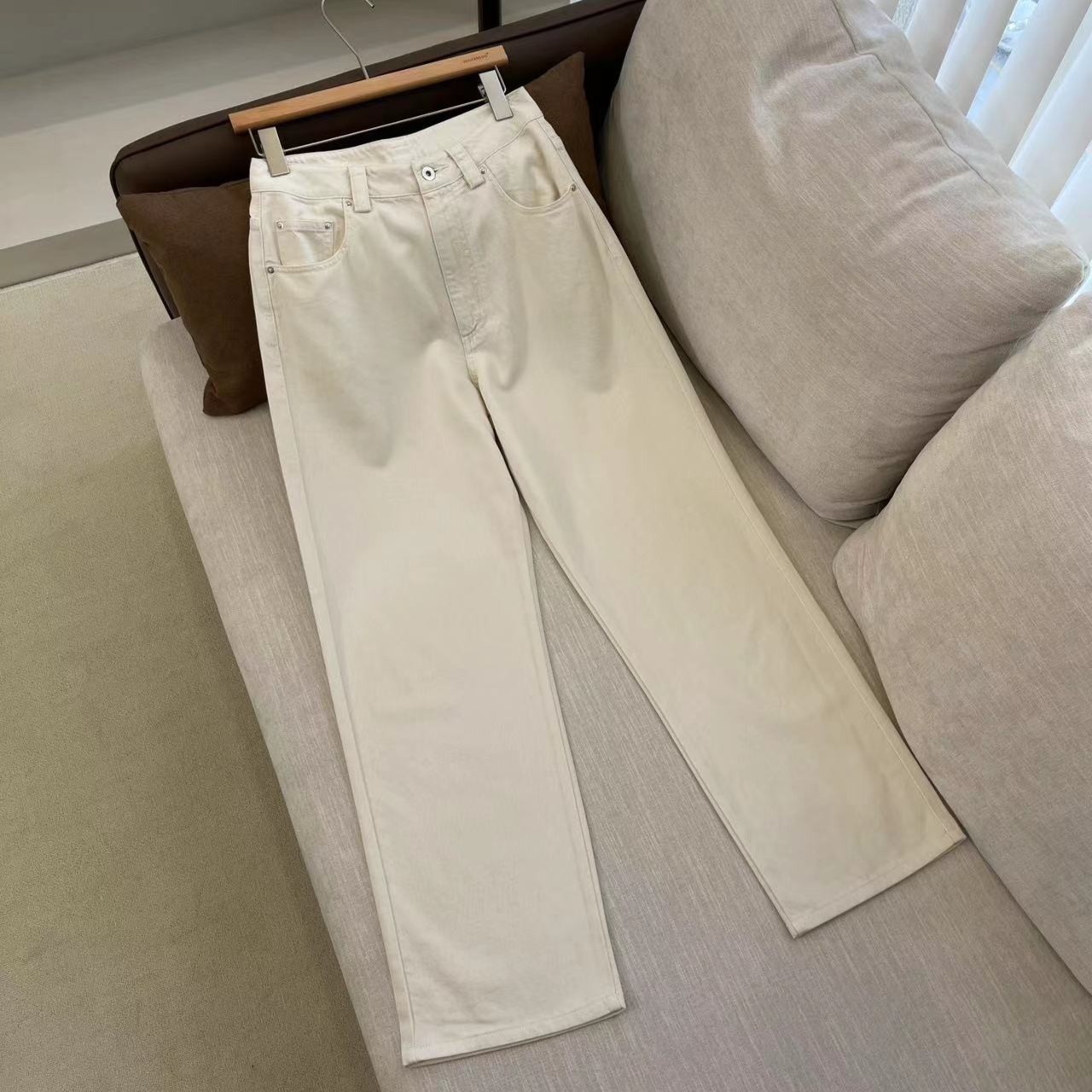 【精品混纺】中高腰时尚百搭休闲真丝直筒女牛仔裤C23140