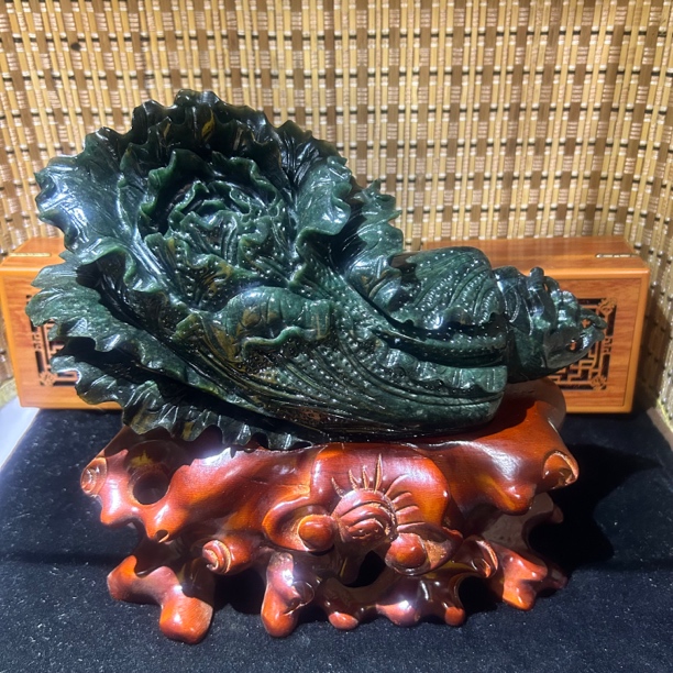 泰山玉白菜（必遇百财）精工雕刻 顺丰包邮 长约25厘米 高约20厘米 