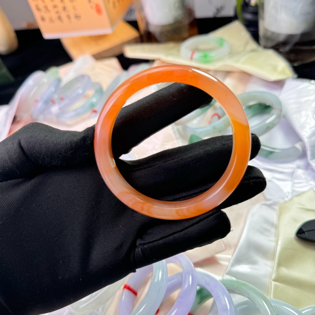 天然玉髓玛瑙手镯颜色随机发圈口齐全