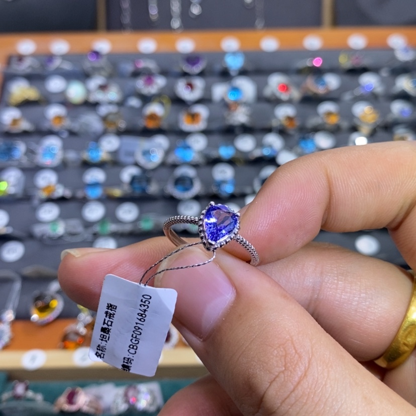 【闪购商品】坦桑石戒指银S925镶嵌丫****a
