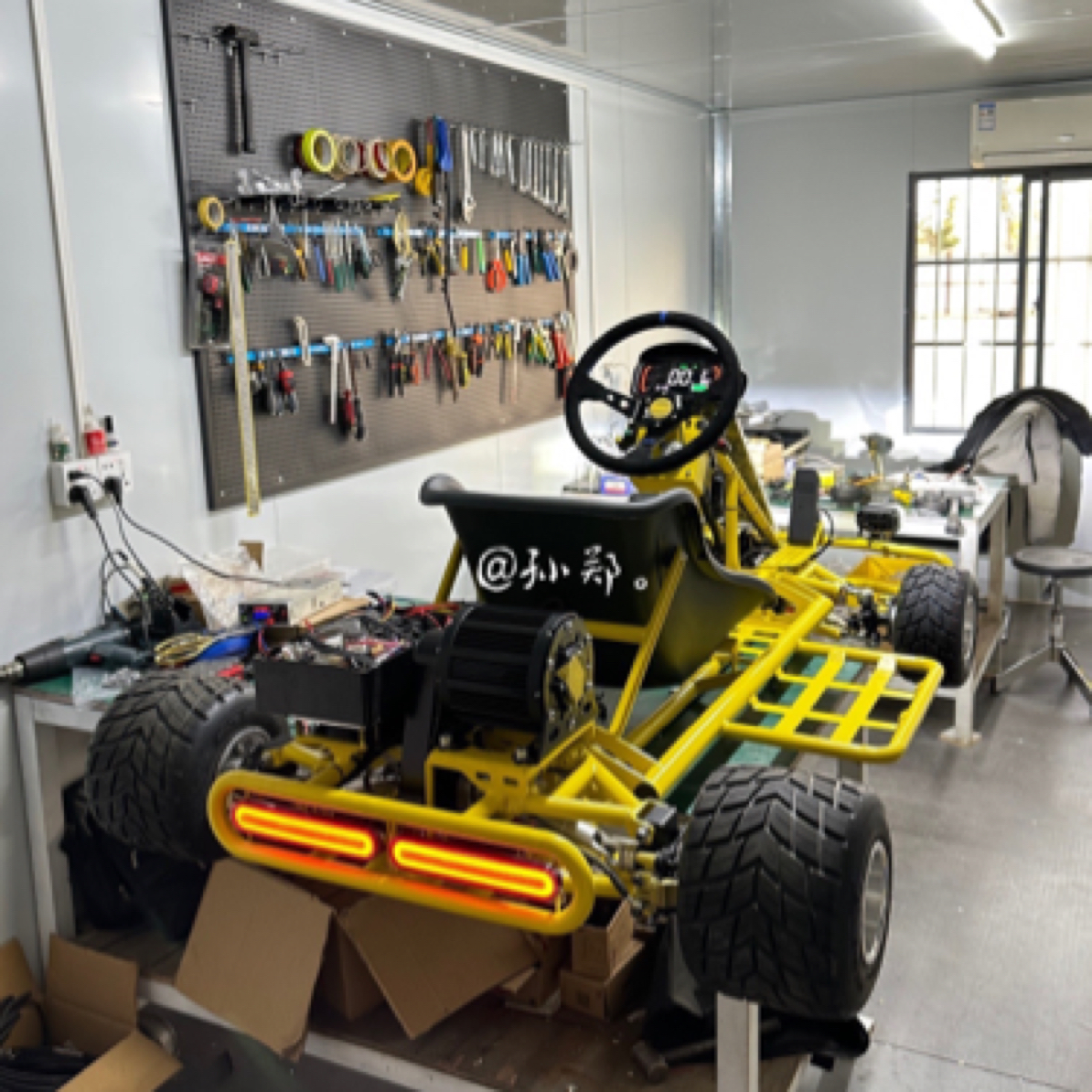 孙郑科技定制电动卡丁车
