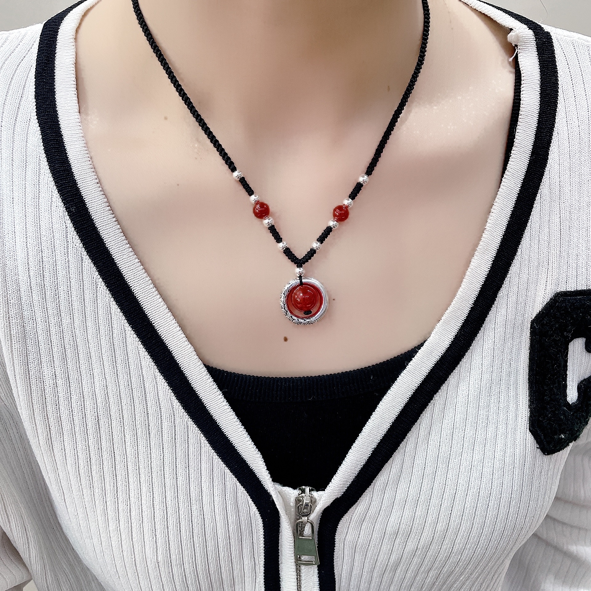 吊坠足银 足银小乾坤圈复古做旧红豆铃铛百搭时尚气质手工编绳