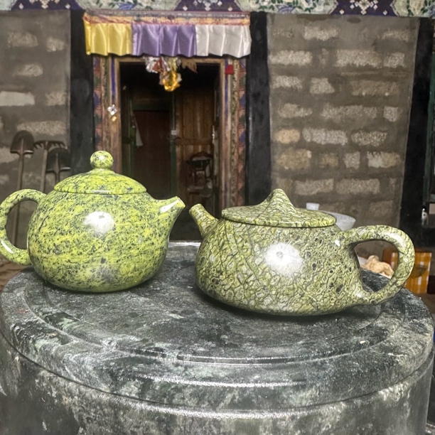 【一物一拍】西藏墨脱雅鲁藏布江陶瓷藏玉壶