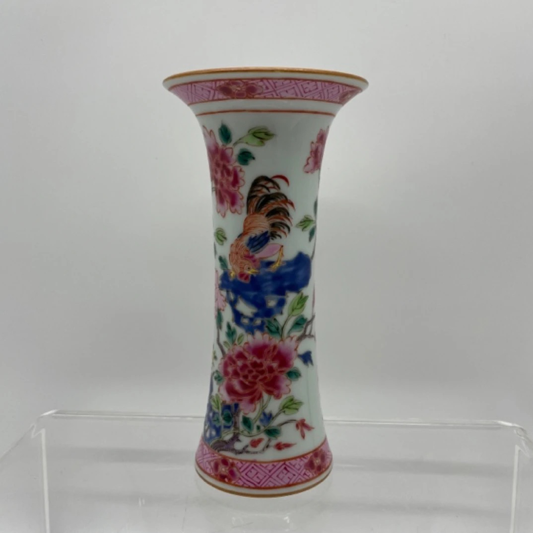 A81279粉彩花卉鸡纹花觚