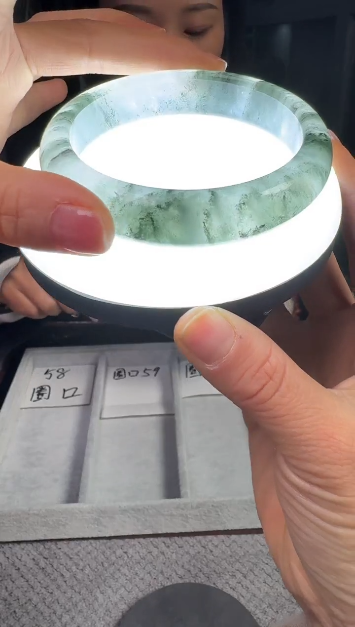 【闪购商品】石英质玉手镯未镶嵌A459