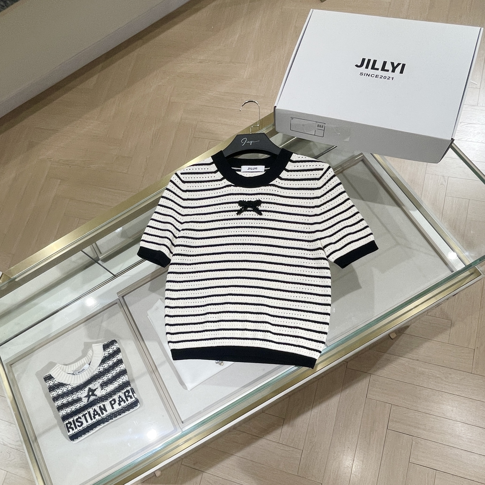 JILLYI珠海店【夏日甜梦】条纹蝴蝶针织短袖时尚休闲百搭夏款圆领撞