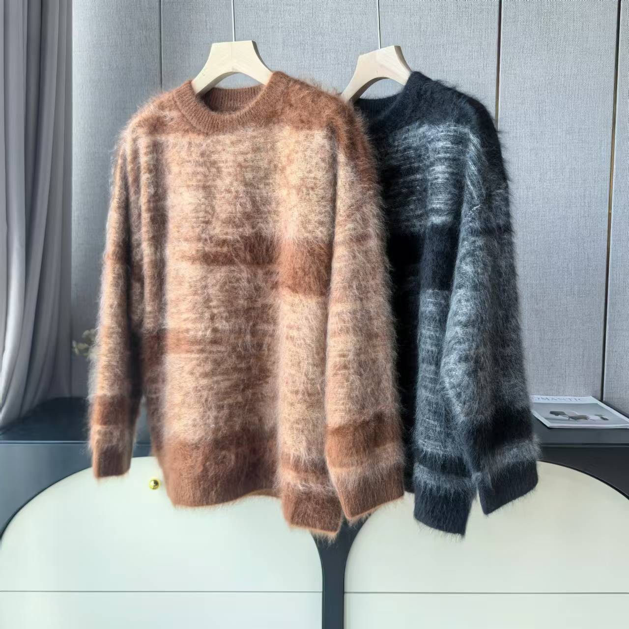 2355秋冬女装工艺拉绒套头条纹渐变长袖撞色宽松山羊绒拉绒毛衣