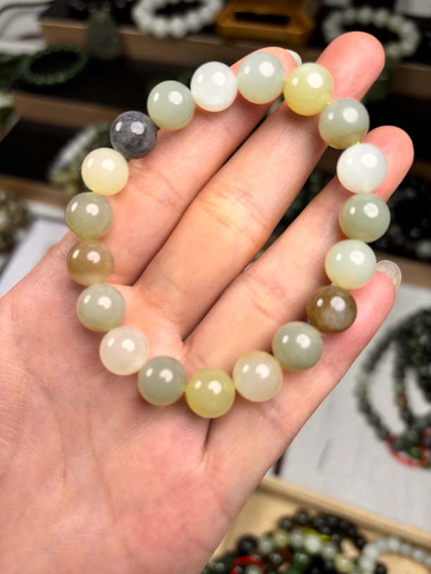 天然和田玉多宝卡10mm手串